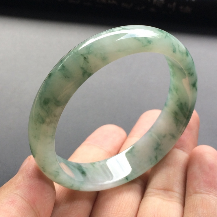 （超值推荐）糯冰种飘花手镯（55.1mm）