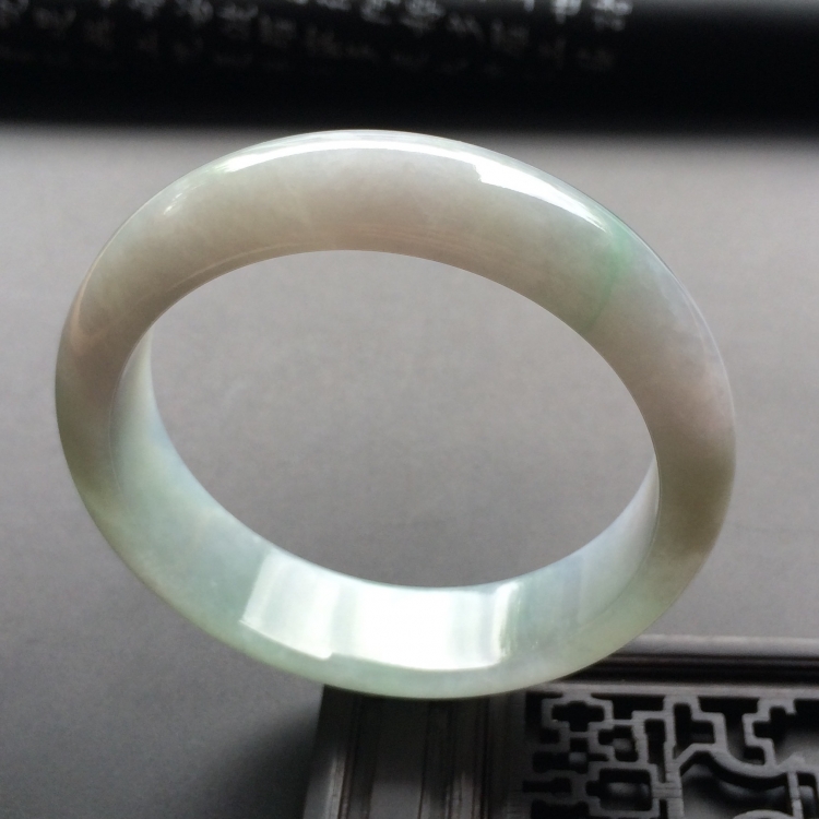 （超值推荐）糯冰种略飘花手镯（57.8mm）