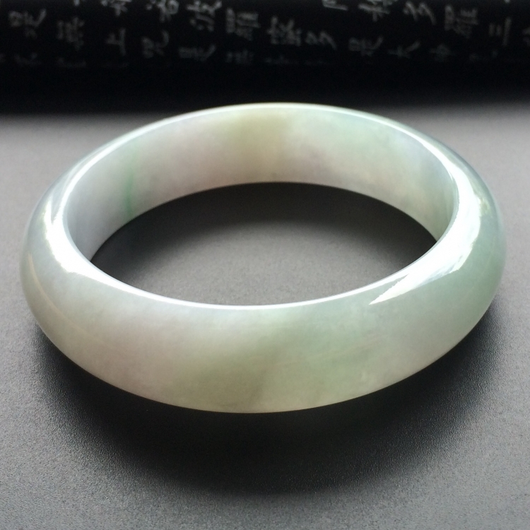 （超值推荐）糯冰种略飘花手镯（57.8mm）