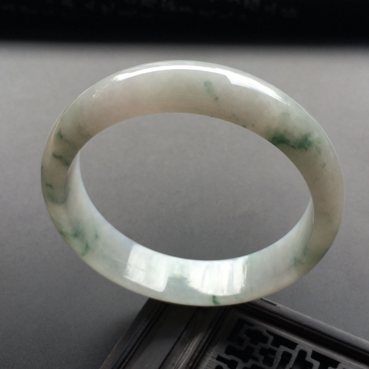 （超值推荐）糯冰种飘花手镯（58.5mm）