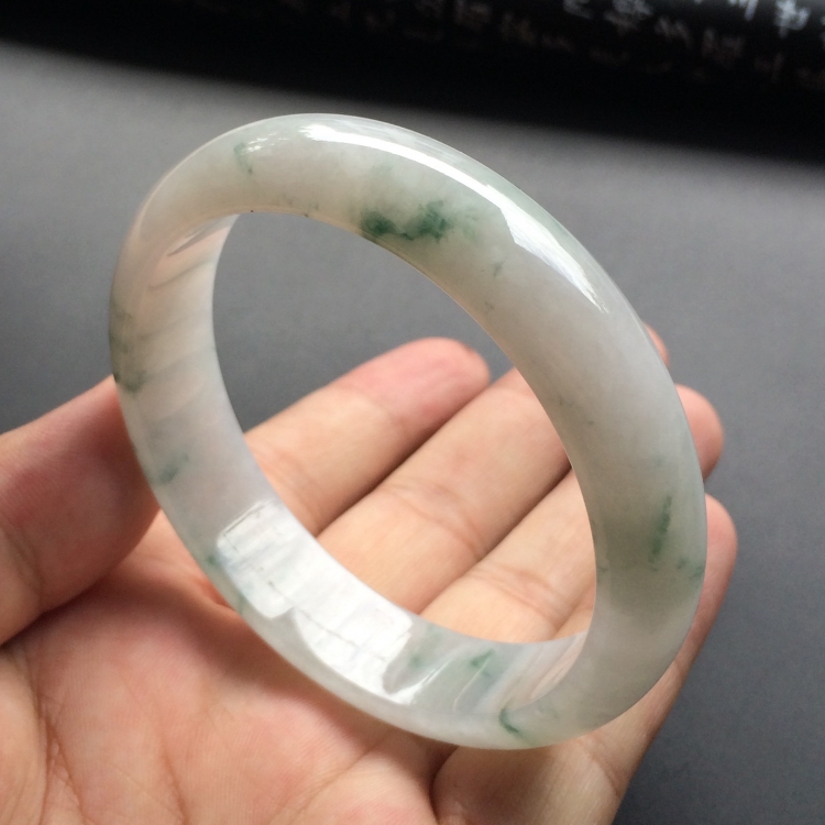 （超值推荐）糯冰种飘花手镯（58.5mm）