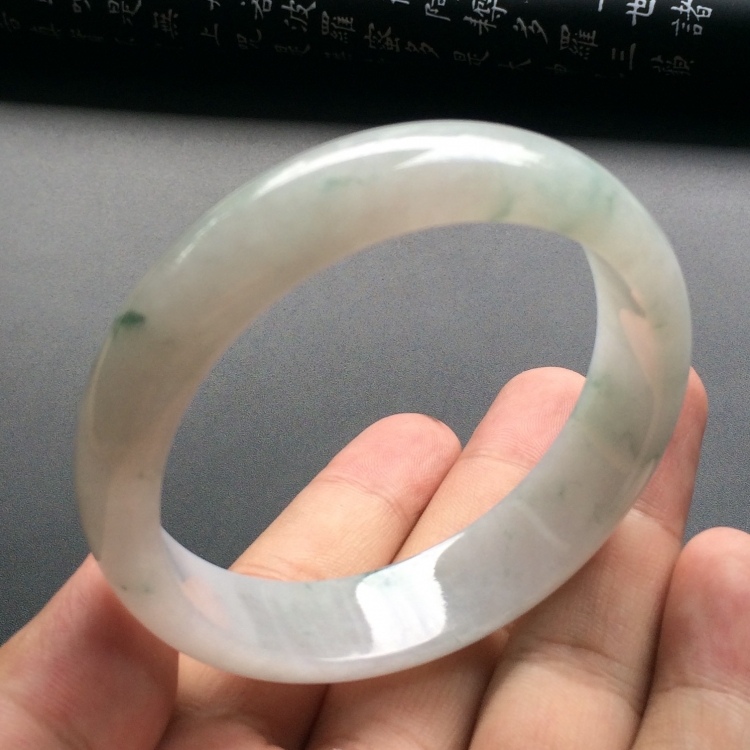 （超值推荐）糯冰种飘花手镯（58.5mm）