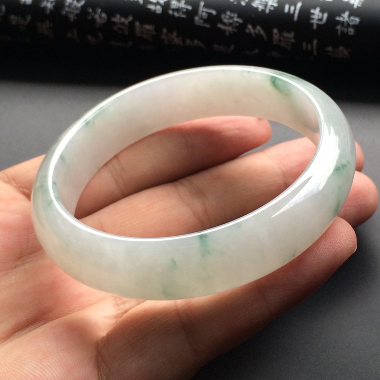 （超值推荐）糯冰种飘花手镯（58.5mm）