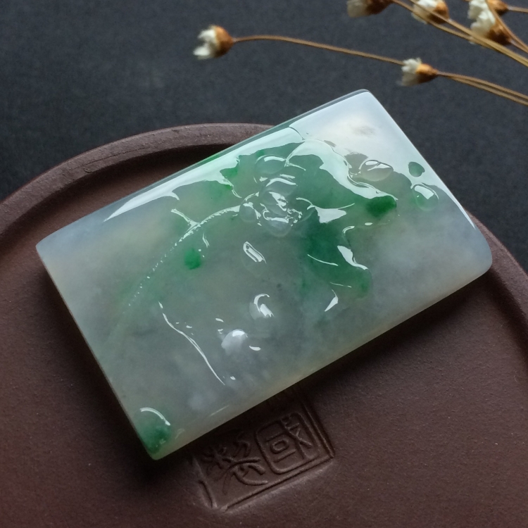 （超值推荐）（玉雕名家高松峰作品）冰种飘绿花一品清廉挂件
