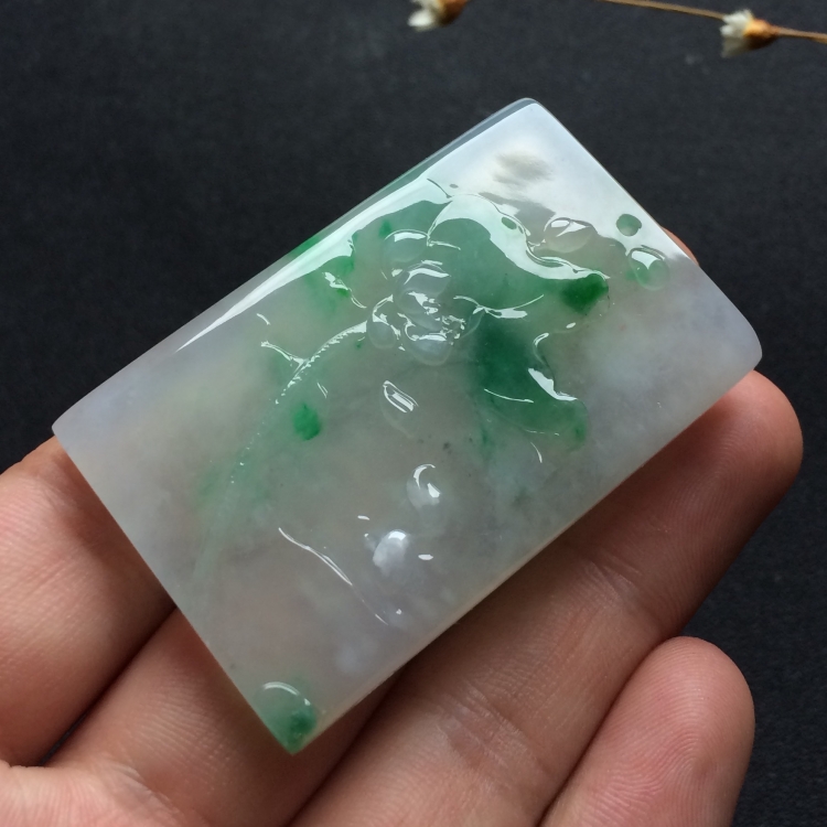 （超值推荐）（玉雕名家高松峰作品）冰种飘绿花一品清廉挂件