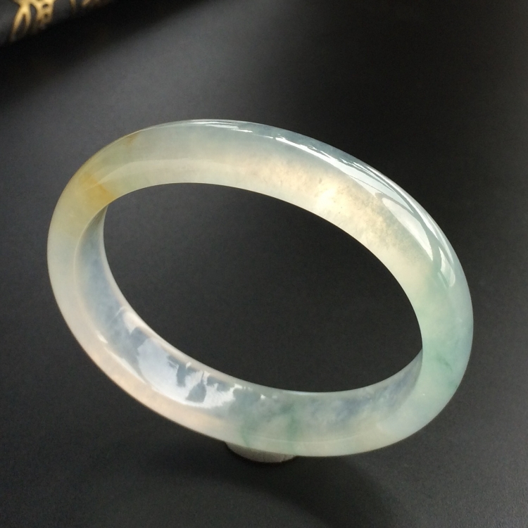(超值推荐)冰种飘花略带黄翡贵妃镯(55mm-48.5mm)