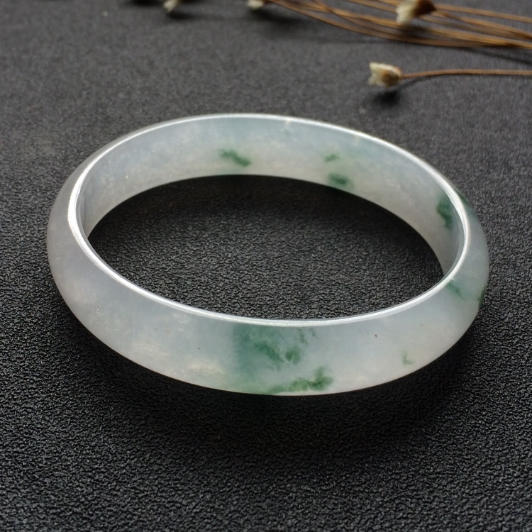 （超值推荐）冰种飘花贵妃镯（53mm-44.8mm）
