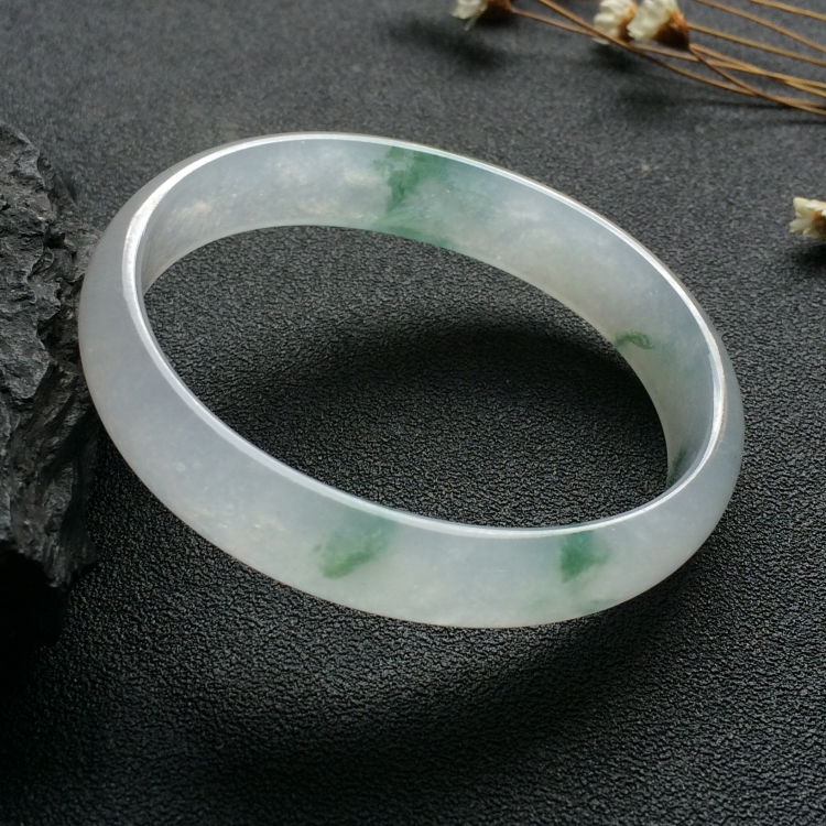 （超值推荐）冰种飘花贵妃镯（53mm-44.8mm）