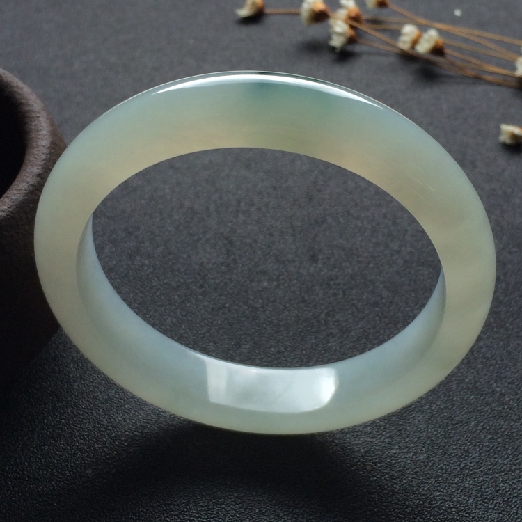 （超值推荐）糯冰种飘花手镯（57.5mm）
