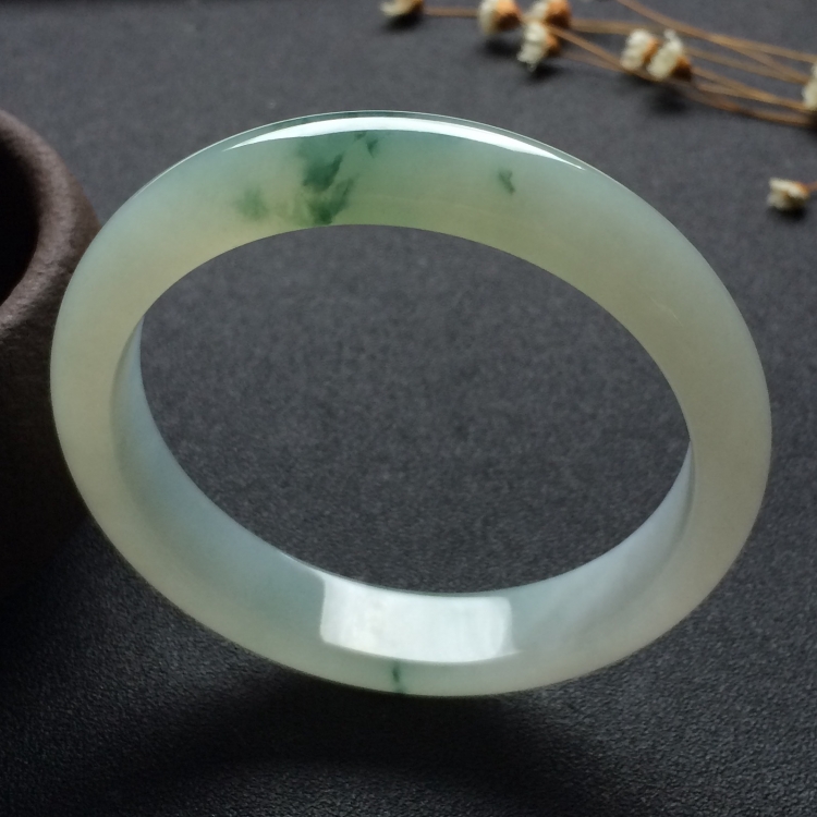 （超值推荐）糯冰种飘花手镯（58.2mm）