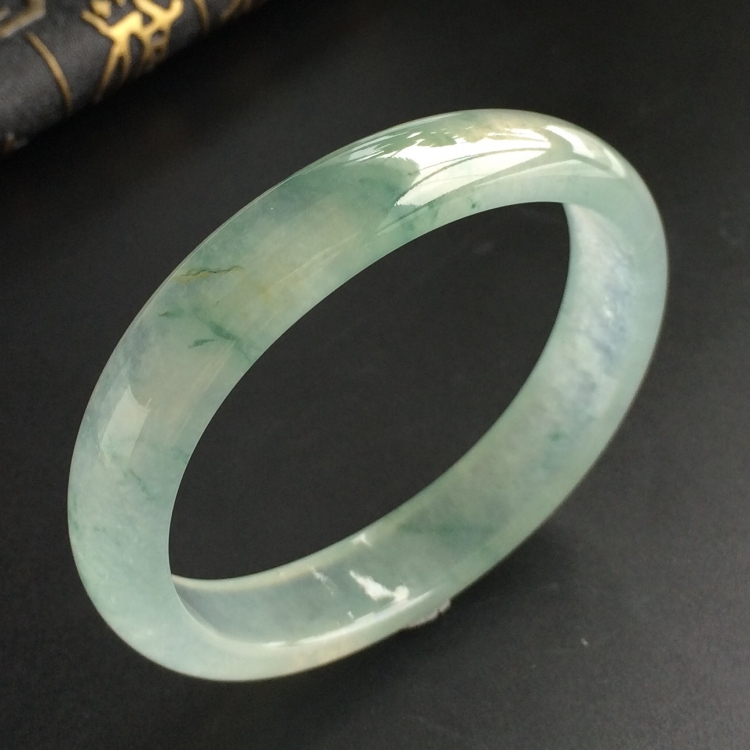 (超值推荐)冰种飘花贵妃镯(54.1mm-45mm)