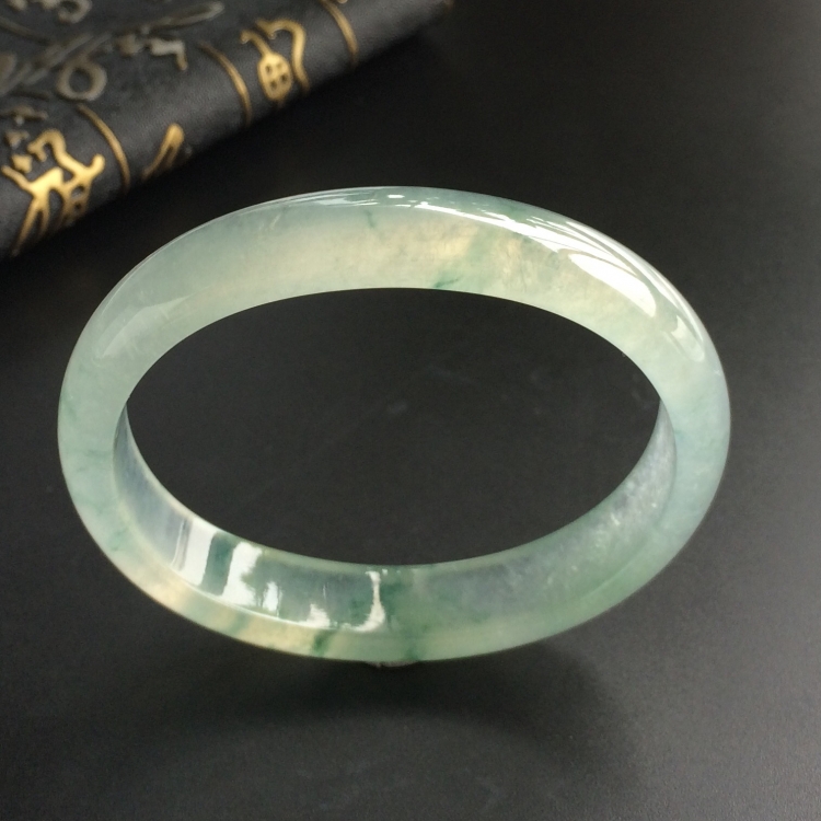 (超值推荐)冰种飘花贵妃镯(54.1mm-45mm)