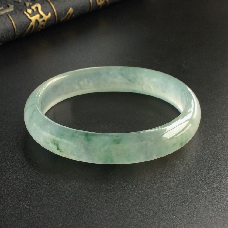 (超值推荐)冰种飘花贵妃镯(54.1mm-45mm)