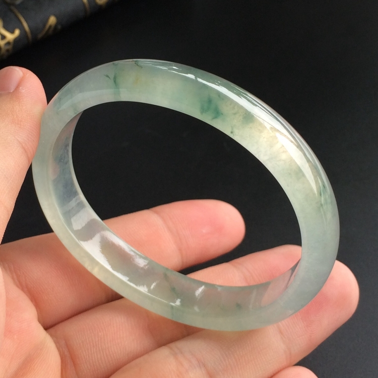 (超值推荐)冰种飘花贵妃镯(54.1mm-45mm)