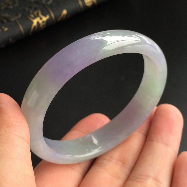 (超值推荐)糯冰种晴水紫罗兰贵妃镯(54.6mm-47.6mm)