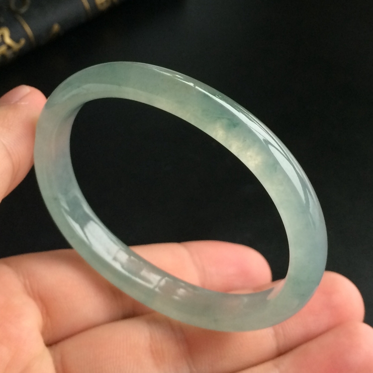 (超值推荐)冰种飘花贵妃镯(54mm-45.1mm)
