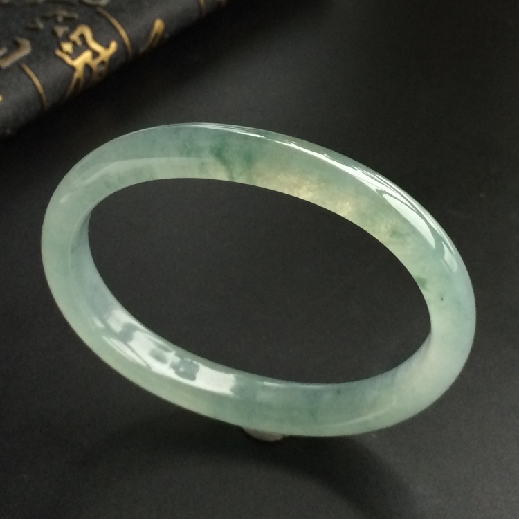(超值推荐)冰种飘花贵妃镯(54mm-45.1mm)