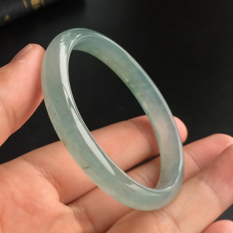 (超值推荐)冰种飘花贵妃镯(54mm-45.1mm)