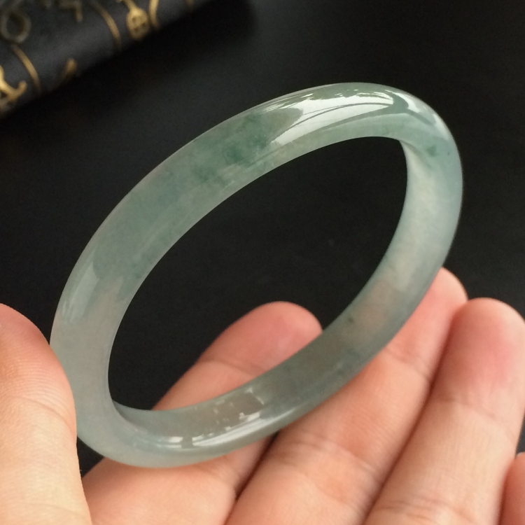 (超值推荐)冰种飘花贵妃镯(54mm-45.1mm)