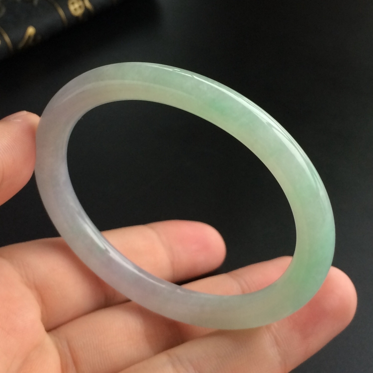 (超值推荐)糯冰种晴水贵妃镯(54.2mm-47.5mm)