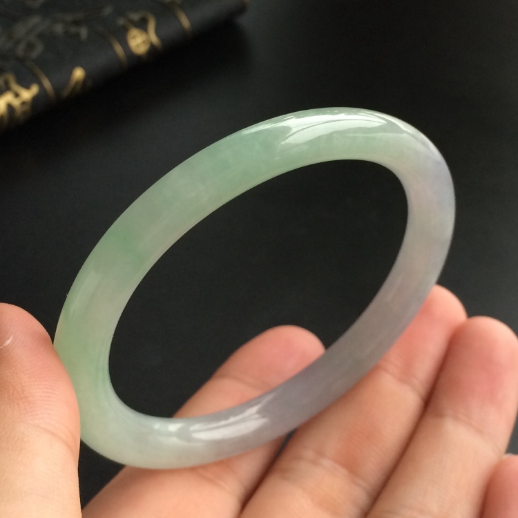(超值推荐)糯冰种晴水贵妃镯(54.2mm-47.5mm)