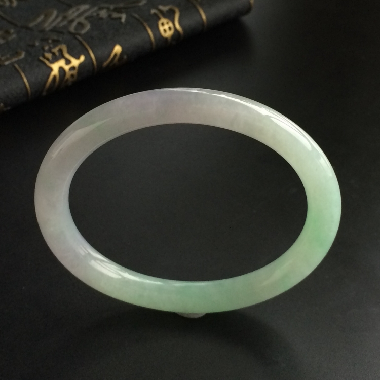(超值推荐)糯冰种晴水贵妃镯(54.2mm-47.5mm)