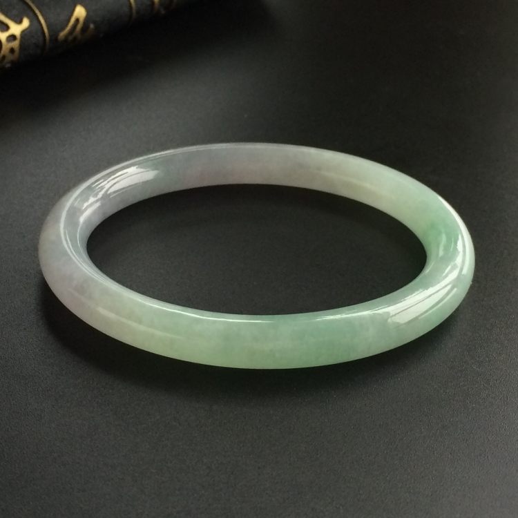 (超值推荐)糯冰种晴水贵妃镯(54.2mm-47.5mm)