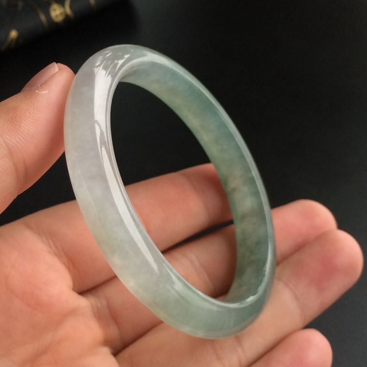 (超值推荐)冰种飘花贵妃镯(55.6mm-49mm)