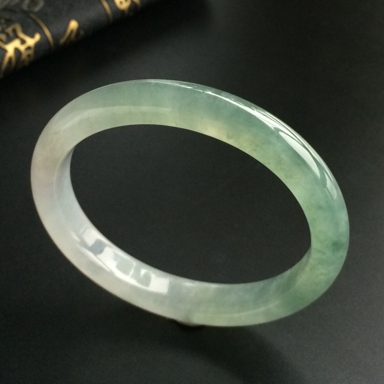 (超值推荐)冰种飘花贵妃镯(55.6mm-49mm)