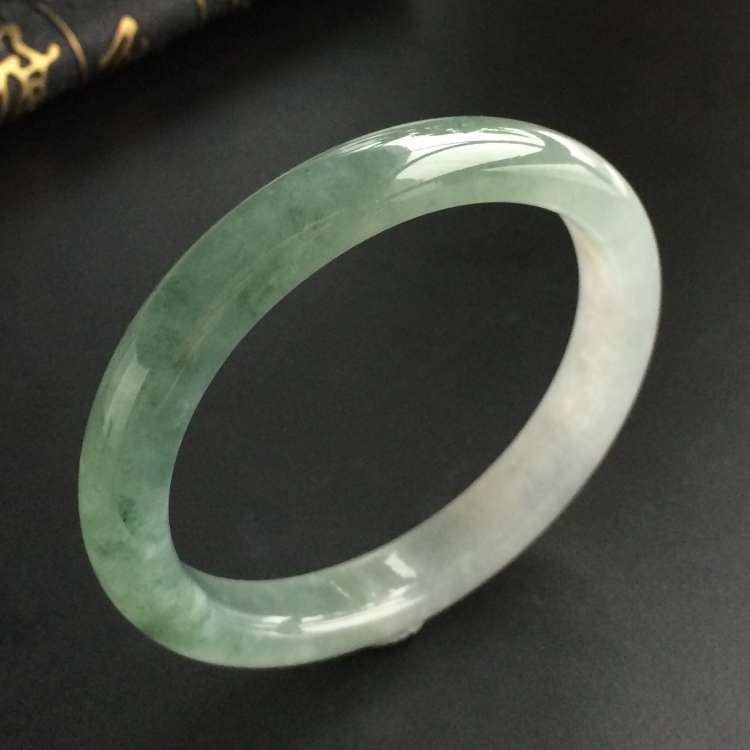 (超值推荐)冰种飘花贵妃镯(55.6mm-49mm)