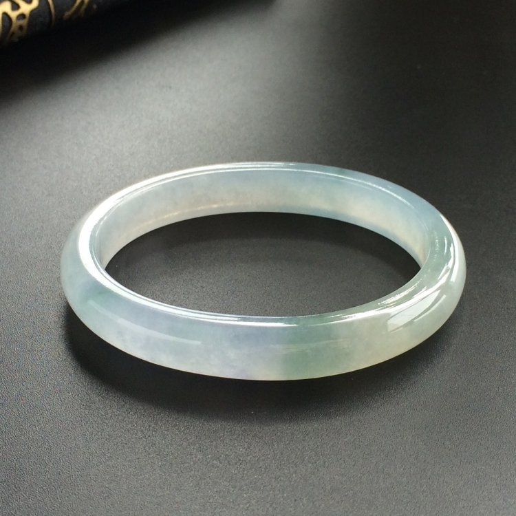 (超值推荐)冰种飘花贵妃镯(54.5mm-46.7mm)