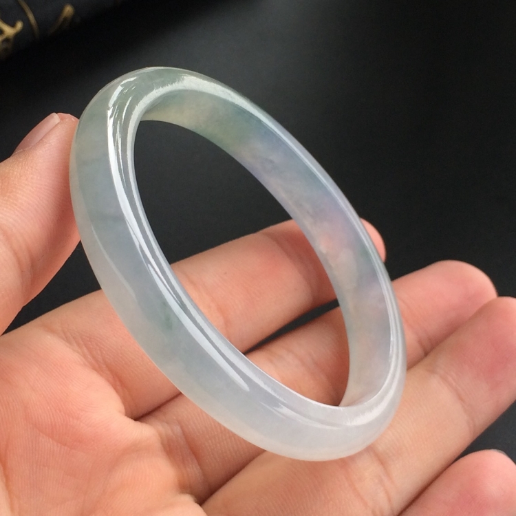 (超值推荐)冰种飘花贵妃镯(54.5mm-46.7mm)