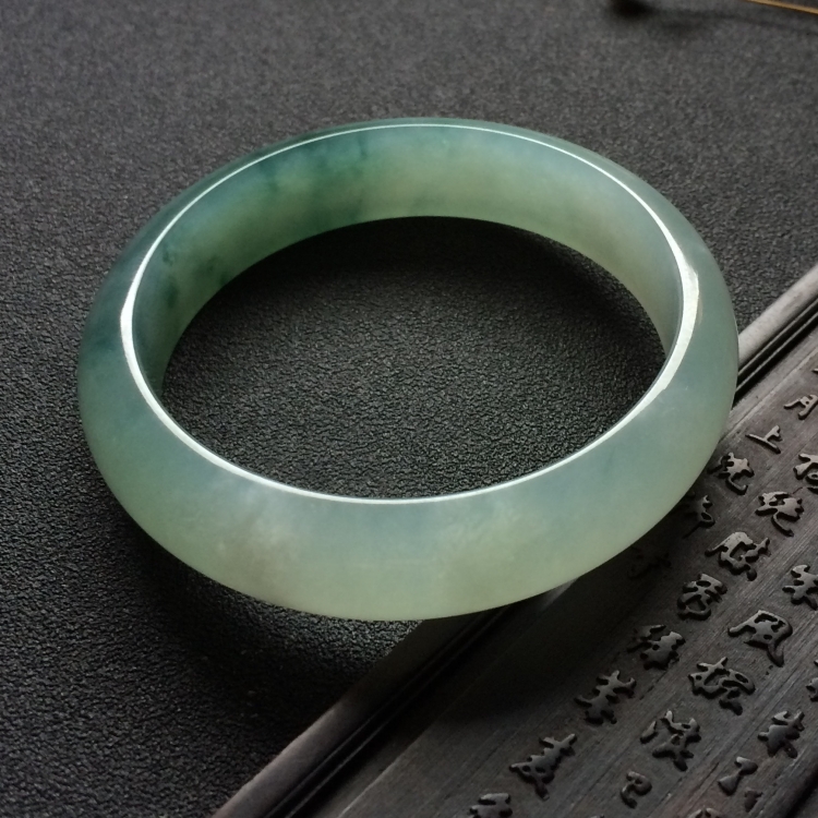 （超值推荐）糯冰种飘花手镯（56mm）