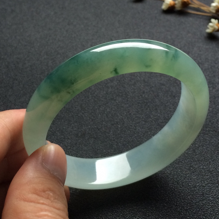 （超值推荐）糯冰种飘花手镯（56mm）