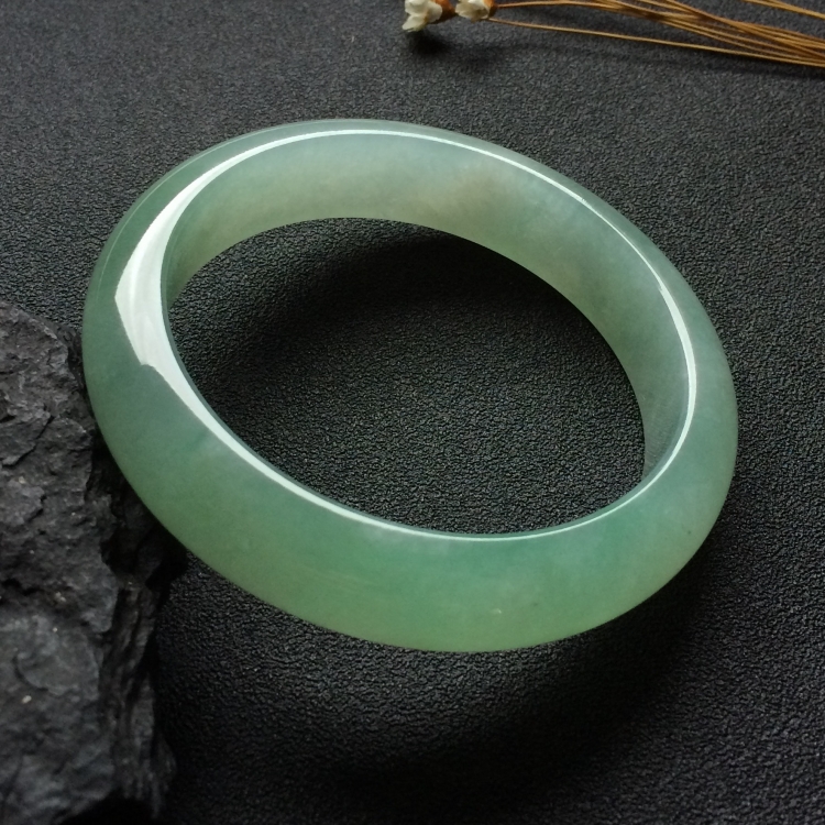 （超值推荐）糯冰种晴水手镯（58.1mm）