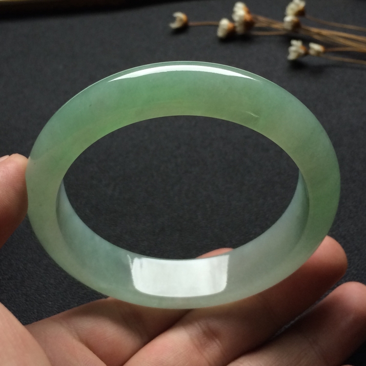 （超值推荐）糯冰种晴水手镯（58.1mm）