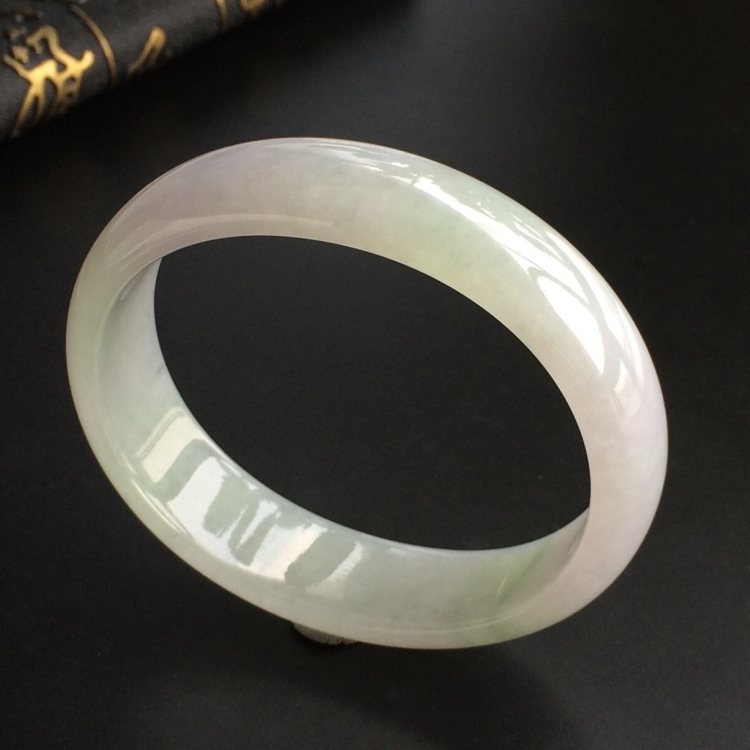 (超值推荐)糯冰种淡紫罗兰略飘花贵妃镯(56.2mm-48.8mm)