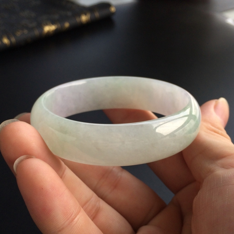 (超值推荐)糯冰种淡紫罗兰略飘花贵妃镯(56.2mm-48.8mm)