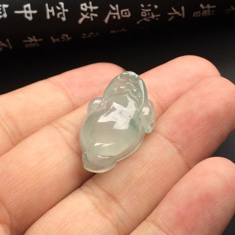 （超值推荐）冰种略飘花招财进宝挂件