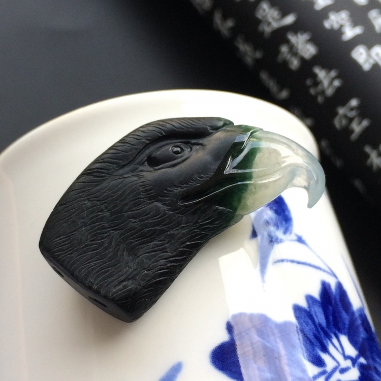 （超值推荐）糯冰种（乌鸡种）墨色鹰头挂件