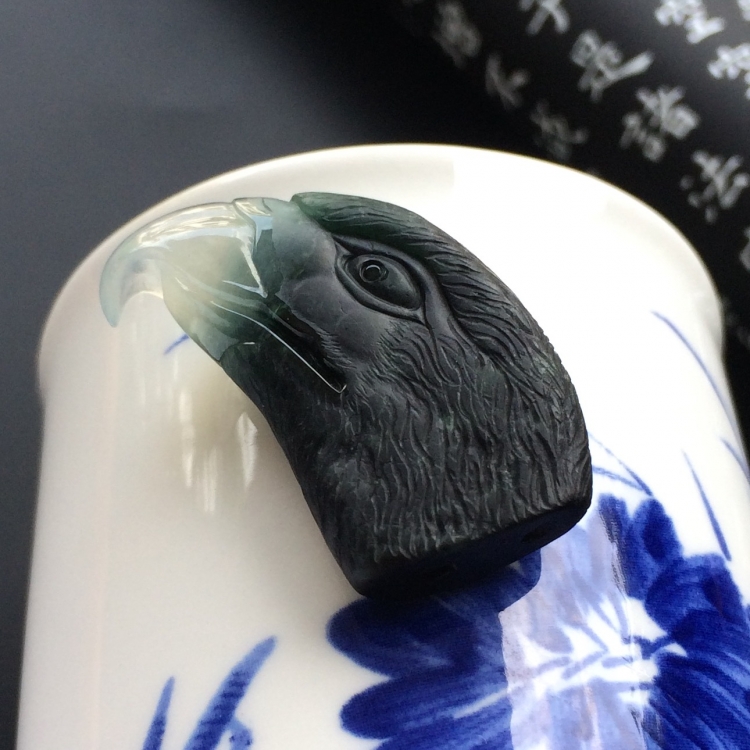 （超值推荐）糯冰种（乌鸡种）墨色鹰头挂件