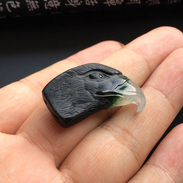 （超值推荐）糯冰种（乌鸡种）墨色鹰头挂件