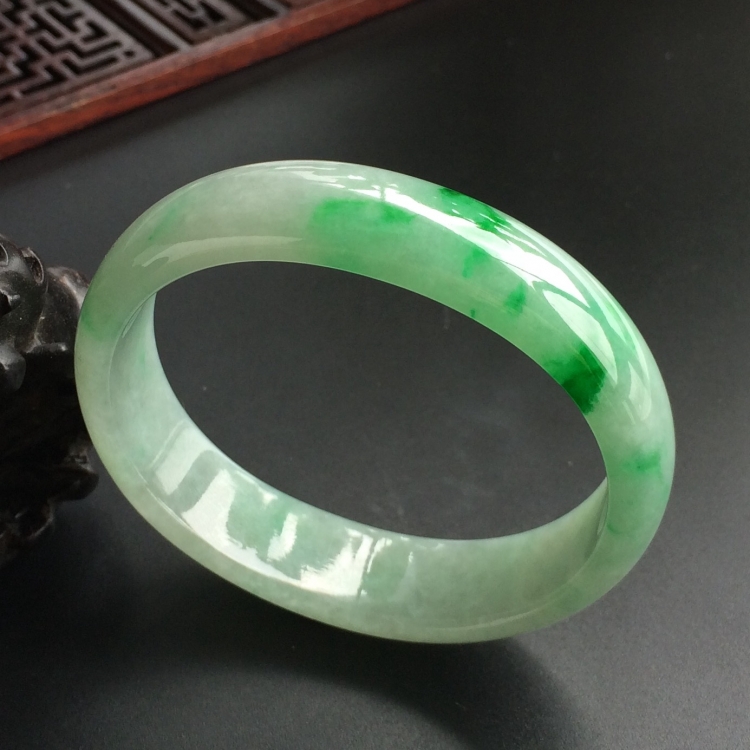 (超值推荐)糯冰种飘翠贵妃镯(57.1mm-48.2mm)