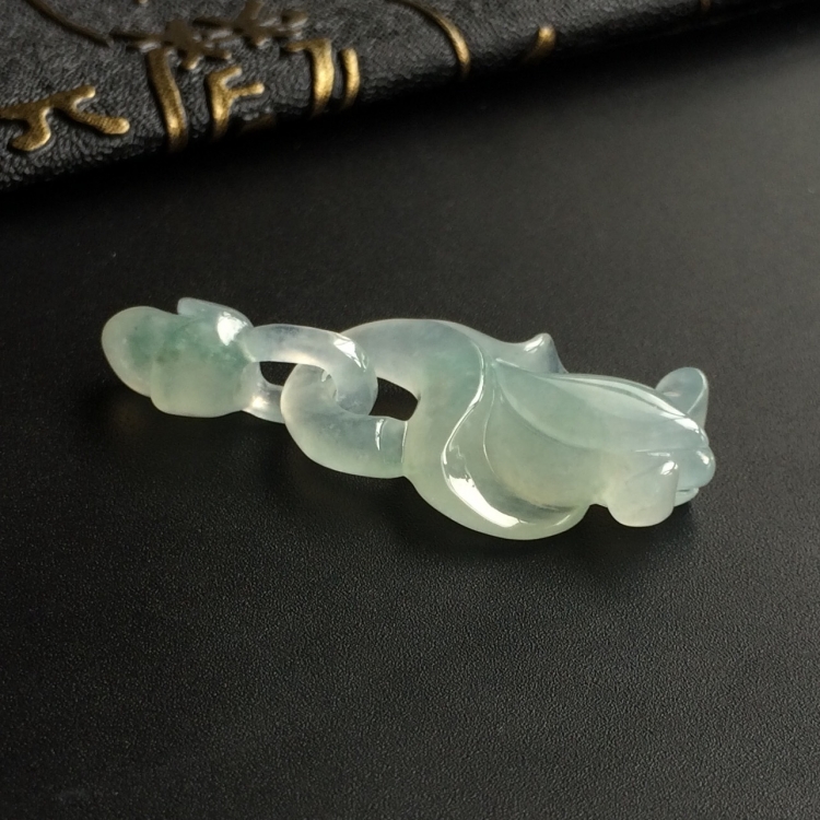(超值推荐)冰种晴水略飘花玉兰花挂件