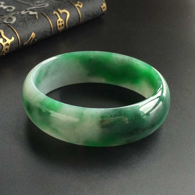 (超值推荐)糯冰种飘翠贵妃镯(55.7mm-50.4mm)