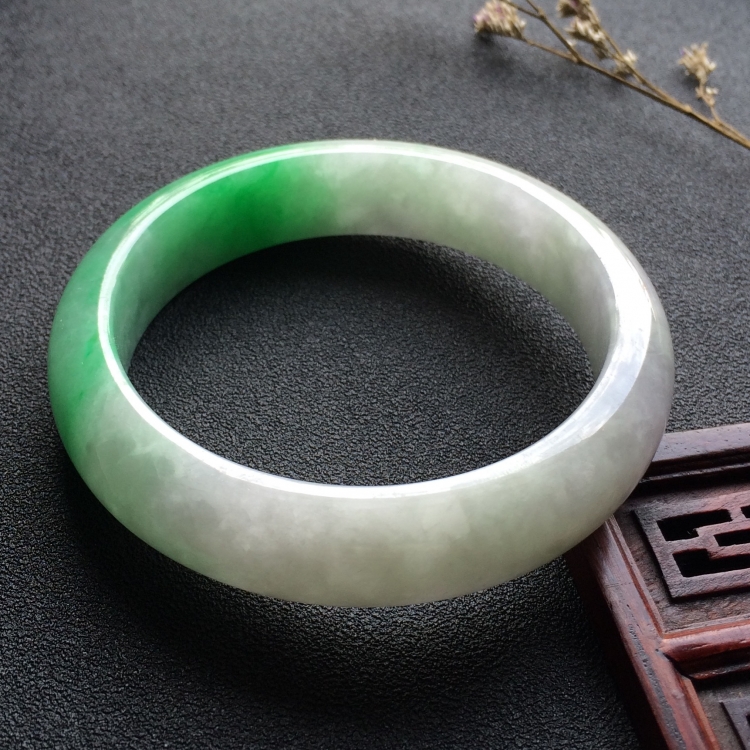 （超值推荐）糯冰种飘翠手镯（57.5mm）