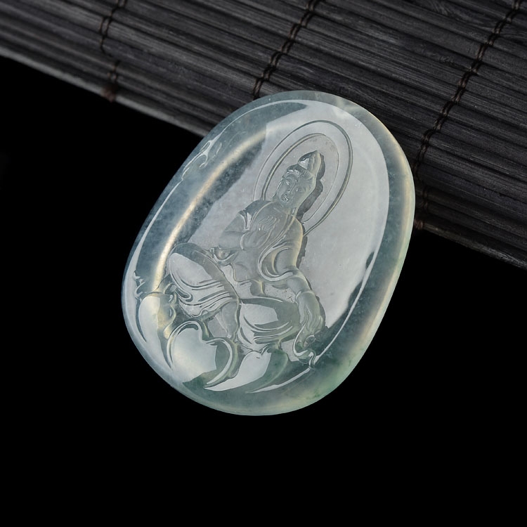 （超值推荐）冰种略飘花自在观音挂件