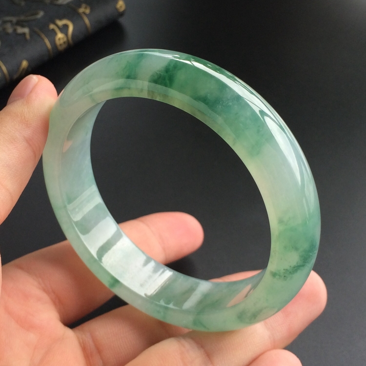 (超值推荐)糯冰种飘花手镯(57.7mm)