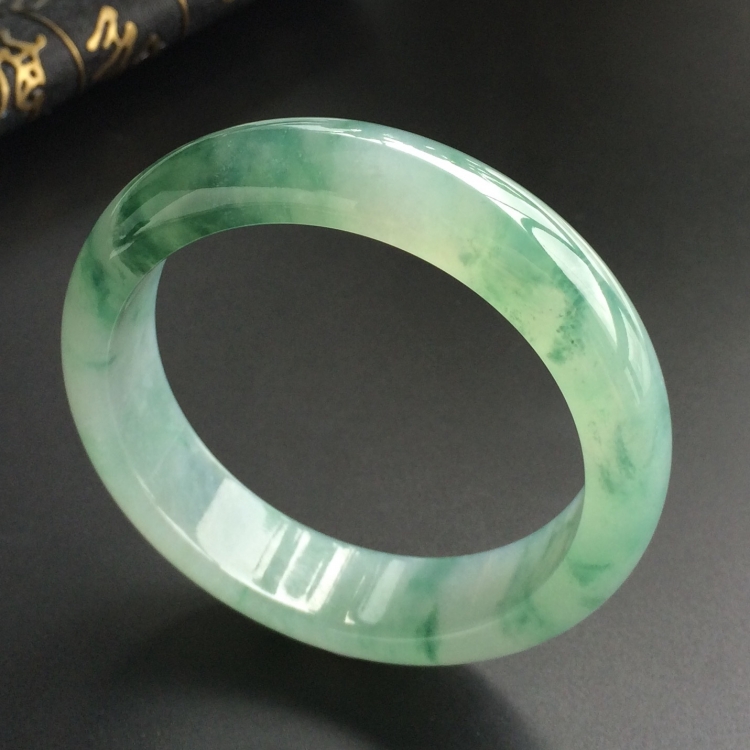 (超值推荐)糯冰种飘花手镯(57.7mm)
