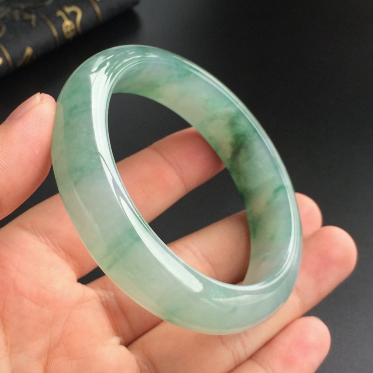 (超值推荐)糯冰种飘花手镯(57.7mm)